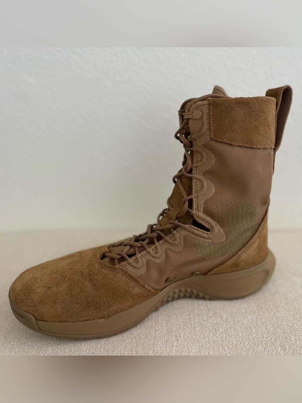 Size 11 - Nike SFB B2 Tactical Outdoor Boots Coyote Brown FN3720-900 Men’s NEW